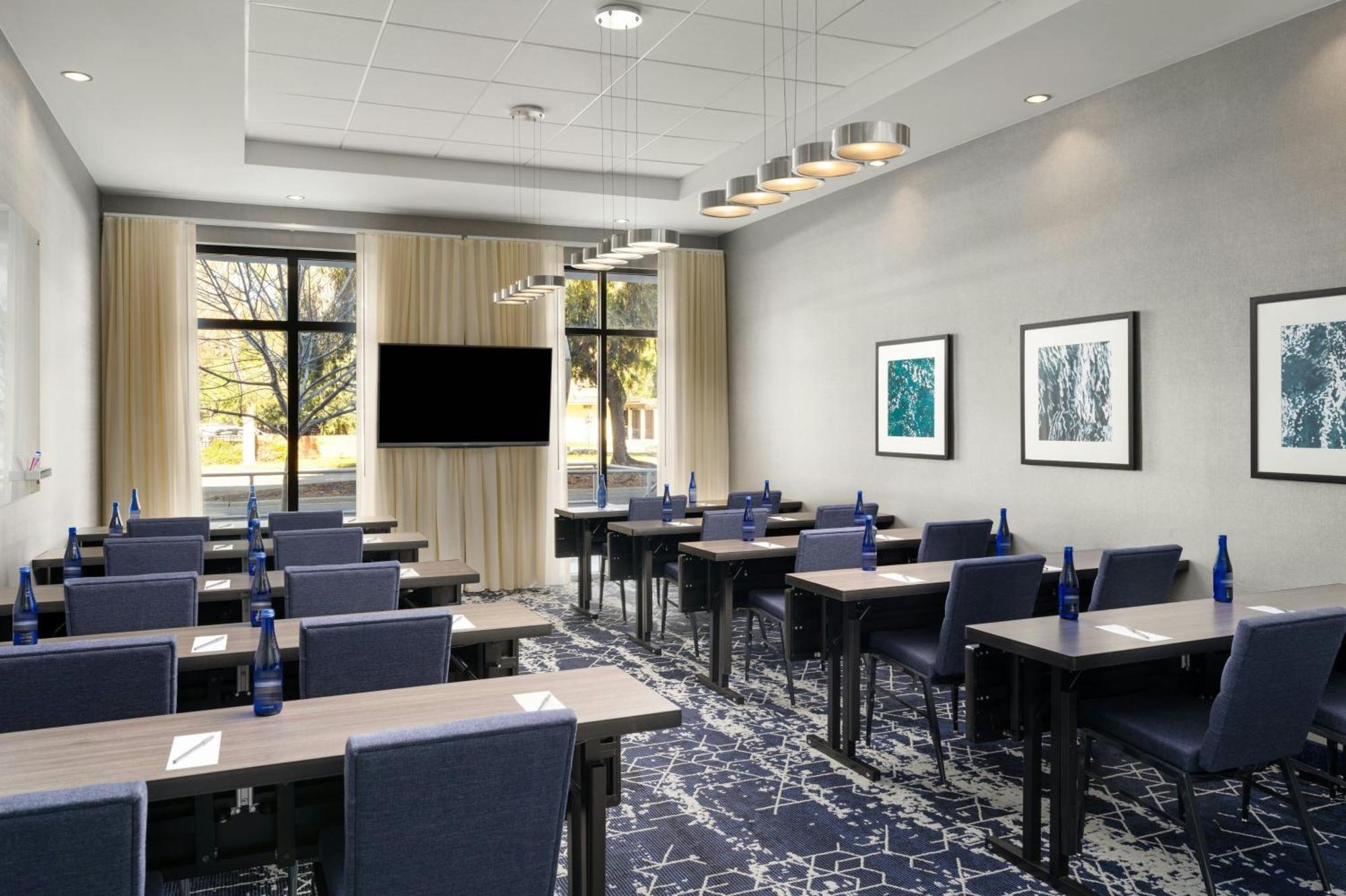 Courtyard By Marriott Sunnyvale Silicon Valley Exterior foto